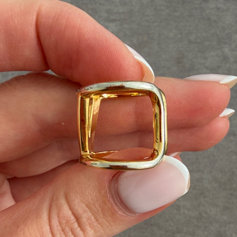 Valentino Garavani Gold Ring - Picture 3 of 8